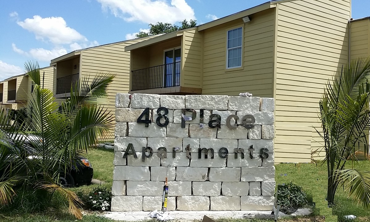 48 Place Apartments in Bryan, TX - Building Photo