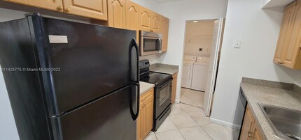 2970 NW 55th Ave, Unit 1B in Lauderhill, FL - Building Photo - Building Photo