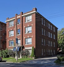 St Clair Blvd Suites in Hamilton, ON - Building Photo - Building Photo