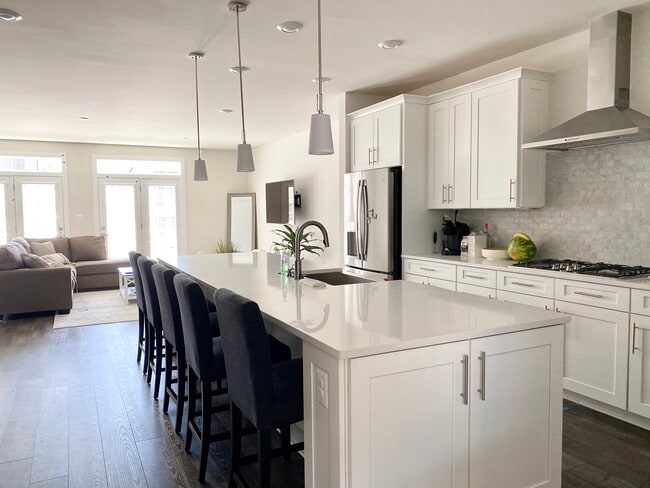 24602 Durindal Terrace, Unit Upper Level Room 1 in Sterling, VA - Building Photo - Building Photo