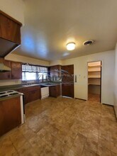 231 E 18th St in Marysville, CA - Building Photo - Building Photo