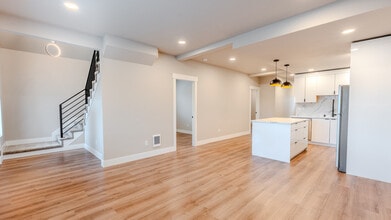 2106 Oakes Ave in Everett, WA - Building Photo - Building Photo