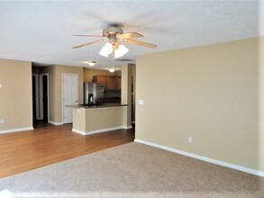 9909 Olde Park Dr in Tipp City, OH - Foto de edificio - Building Photo