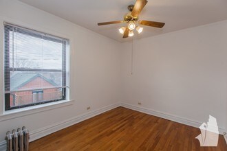 1909 W Larchmont Ave in Chicago, IL - Building Photo - Building Photo