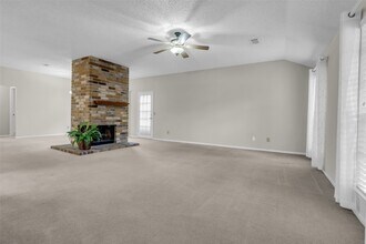 10 Treadwell Ct in Spring, TX - Building Photo - Building Photo