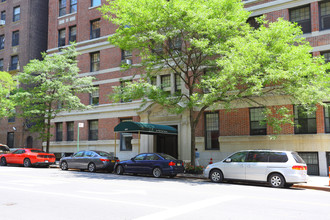 300 West End Ave in New York, NY - Building Photo - Building Photo