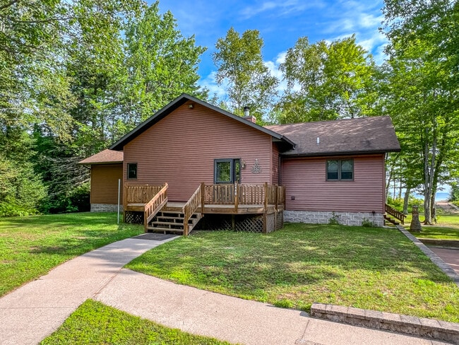 2548 Co Rd 550 in Marquette, MI - Building Photo - Building Photo