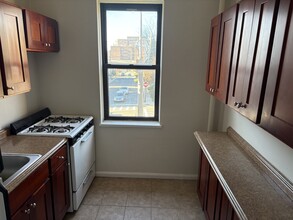 2 Greenridge Ave, Unit 1T in White Plains, NY - Foto de edificio - Building Photo