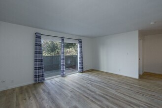145 Camarillo Ave in Oxnard, CA - Building Photo - Building Photo