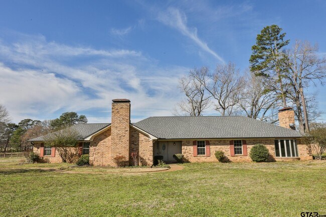 property at 17492 US-69
