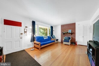 10502 Glenhaven Dr in Silver Spring, MD - Building Photo - Building Photo