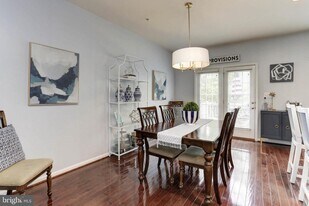 7359 Matchbox Alley in Elkridge, MD - Building Photo