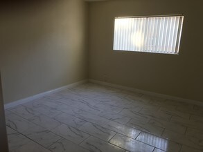 717 E Santa Fe Ave, Unit #6 in Fullerton, CA - Building Photo - Building Photo