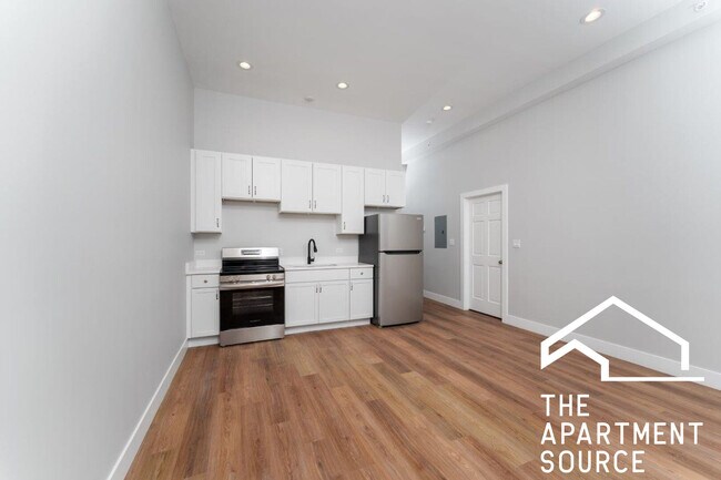 1219 W Devon Ave in Chicago, IL - Building Photo - Building Photo