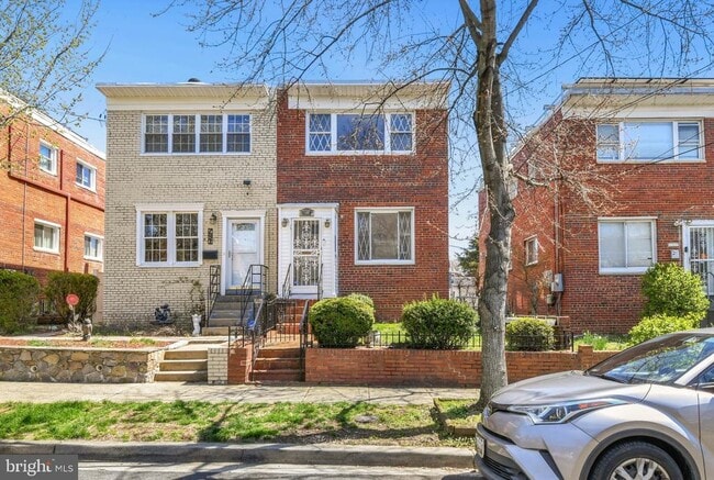 property at 7519 8th St NW