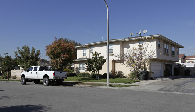 254-258 S Laurel Ave in Brea, CA - Building Photo - Building Photo