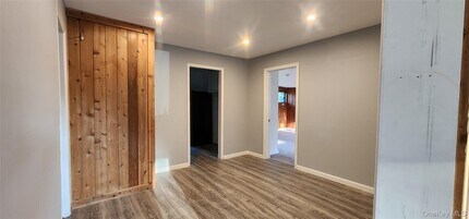 177 Magnolia Dr in Mastic Beach, NY - Building Photo - Building Photo