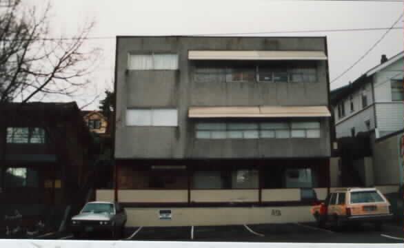 Charles Apartments in Seattle, WA - Building Photo