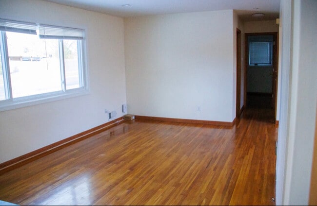 1932 Carnelian Ln in Eagan, MN - Foto de edificio - Building Photo