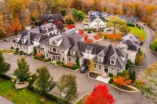 2614 Boston Post Rd in Guilford, CT - Building Photo