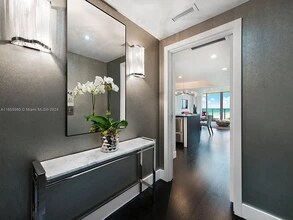 1455 Ocean Dr, Unit APT 1204 in Miami Beach, FL - Building Photo - Building Photo