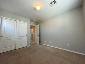 7556 Elated Ct in Las Vegas, NV - Building Photo - Building Photo