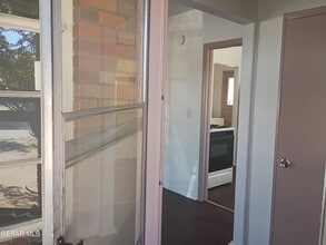 4704 Clifton Ave in El Paso, TX - Building Photo - Building Photo