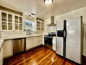 612 Florence St in Kerrville, TX - Building Photo - Building Photo