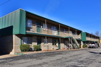 Hayden Place Apartments in Oklahoma City, OK - Building Photo - Building Photo