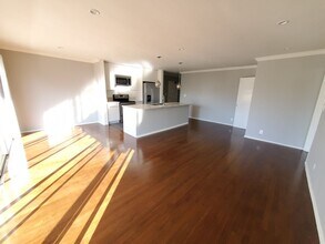 833 S Bedford St in Los Angeles, CA - Foto de edificio - Building Photo