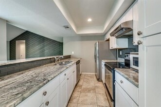2211 Heritage in Carrollton, TX - Building Photo - Building Photo