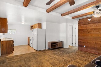 25160 S Center St, Unit 1 in Los Molinos, CA - Foto de edificio - Building Photo