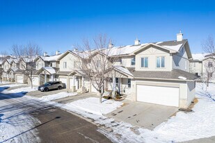 2-94 Citadel Meadow Gdns NW in Calgary, AB - Building Photo