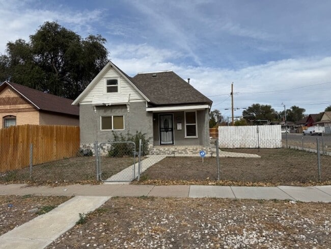 property at 829 E 3rd St