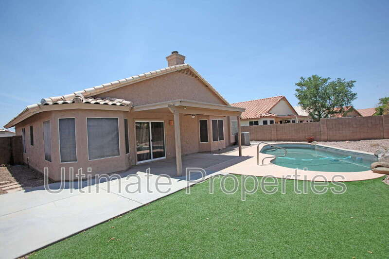 9742 W Burnett Rd in Peoria, AZ - Building Photo
