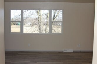 3309 E Edgemere Dr in Appleton, WI - Foto de edificio - Building Photo