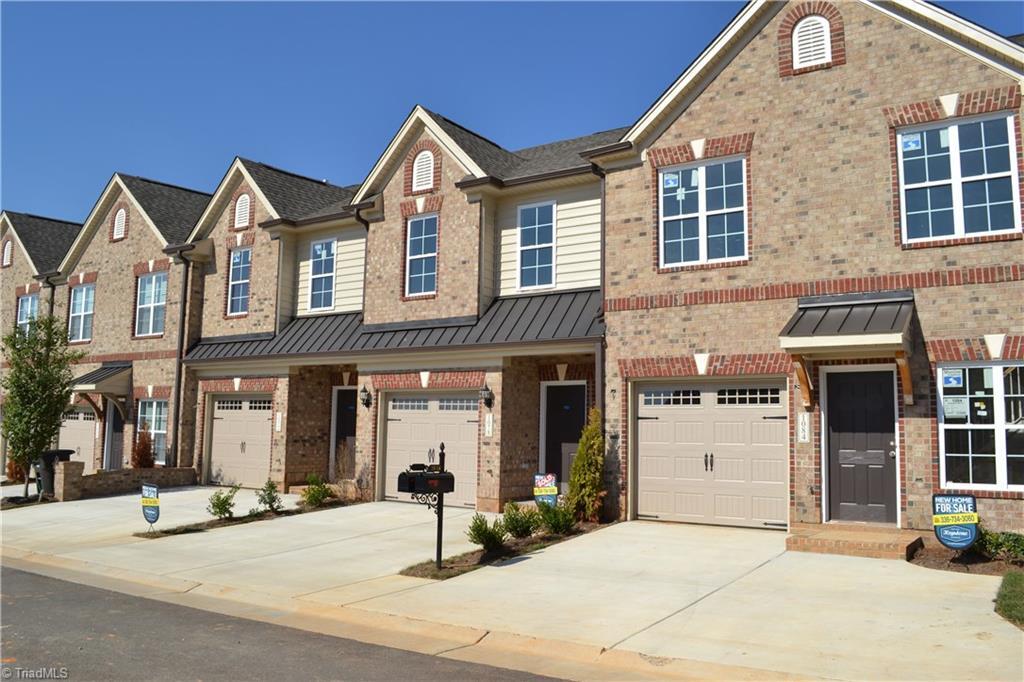 884 Silver Leaf Dr in Winston-Salem, NC - Building Photo