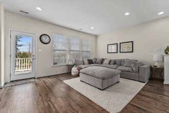 10410 Perennial Dr, Unit 3bed in Henrico, VA - Foto de edificio - Building Photo