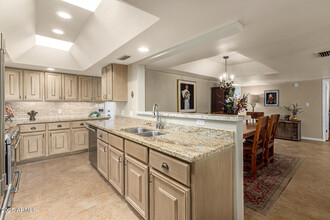 8082 E Vía Del Vencino in Scottsdale, AZ - Building Photo - Building Photo