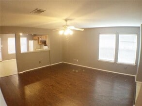 2301 Kingsway Dr in Arlington, TX - Building Photo - Building Photo