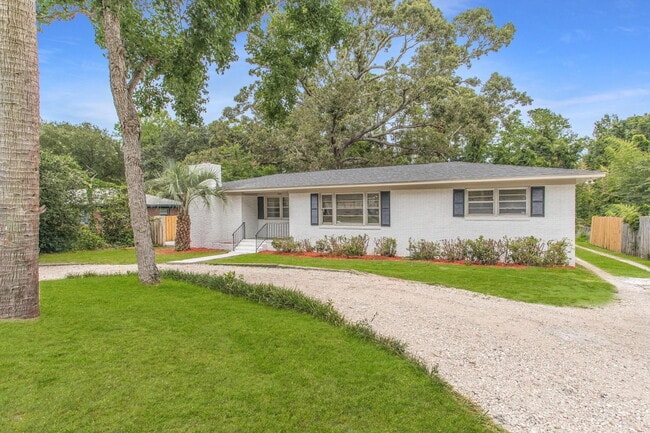 5445 Overbrook Rd in Wilmington, NC - Building Photo - Building Photo