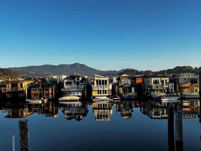 34 Liberty Dock in Sausalito, CA - Building Photo - Building Photo