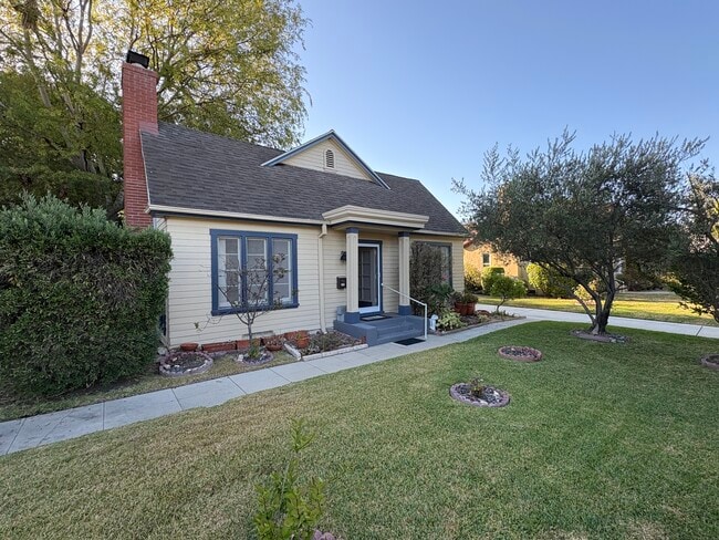 property at 894 S Los Robles Ave