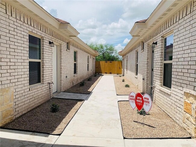 property at 1309 W Garfield Ave