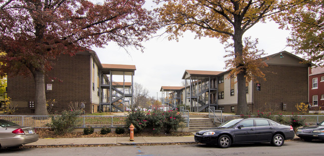 Jackson Woods Apartments in Louisville, KY - Foto de edificio - Building Photo