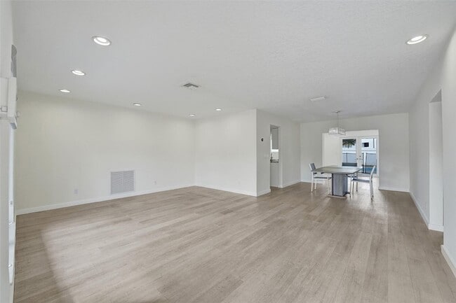 4001 N 41st Ct in Hollywood, FL - Foto de edificio - Building Photo