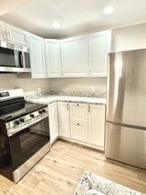 2007 S 8th St in Sheboygan, WI - Foto de edificio - Building Photo