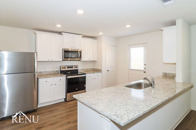 304 Silvercrest Ln in Jarrell, TX - Building Photo - Building Photo