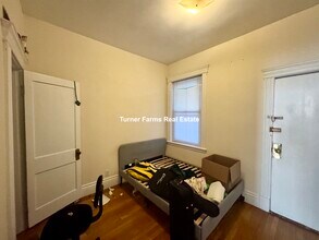 397A Harvard St, Unit 2 in Brookline, MA - Building Photo - Building Photo
