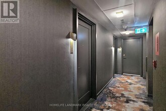 50 Charles St E in Toronto, ON - Building Photo - Building Photo